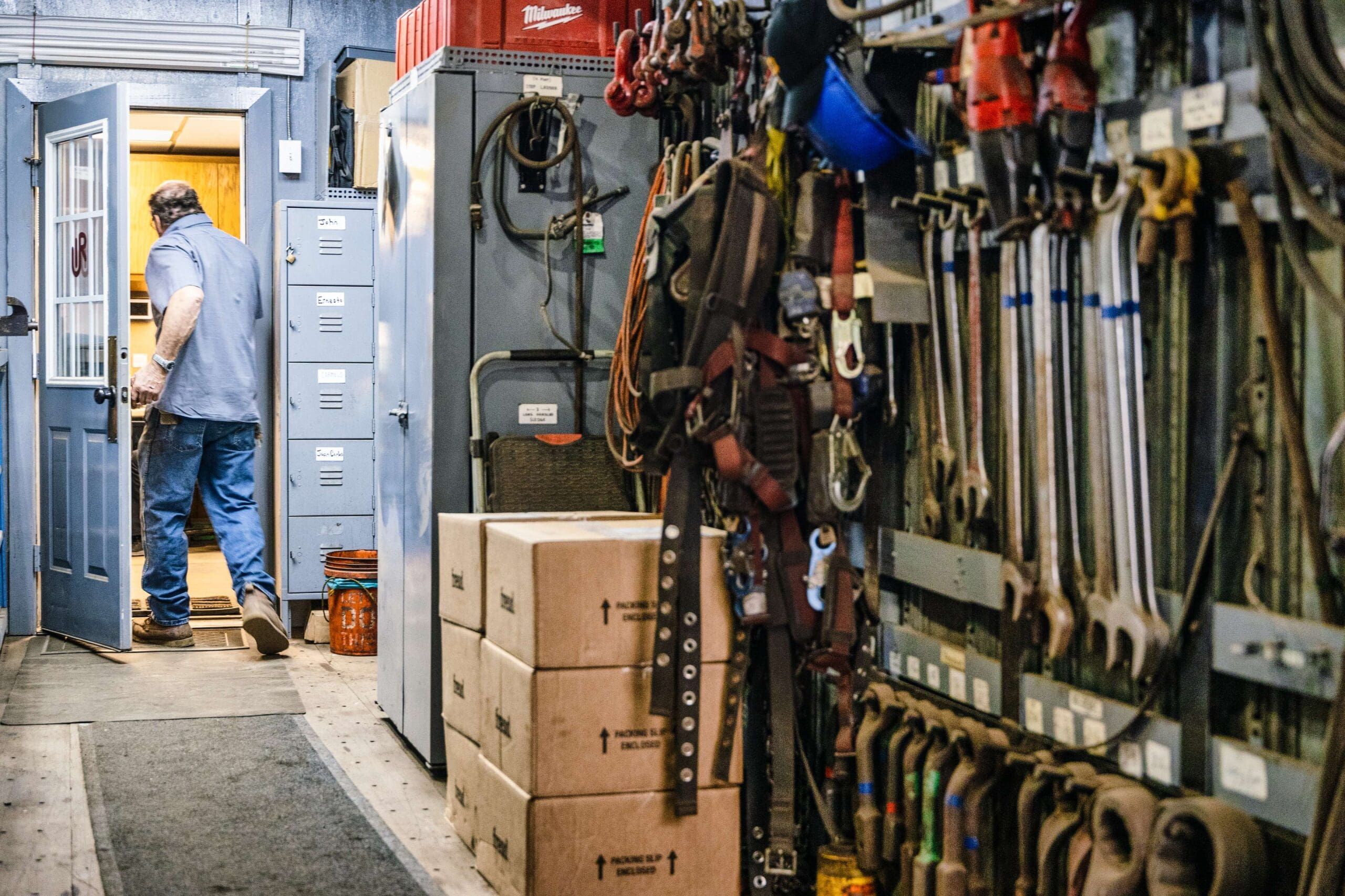 Tube removal tools stored in racks